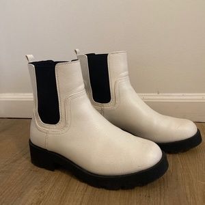 Faux Leather Chelsea Boots for Women - Bone Off-White - Size 9 Old Navy